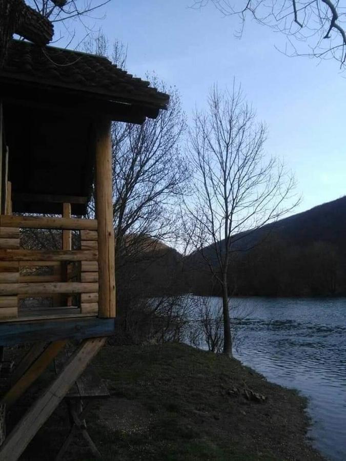 Omar & Una Apartmani Bihać Exterior foto
